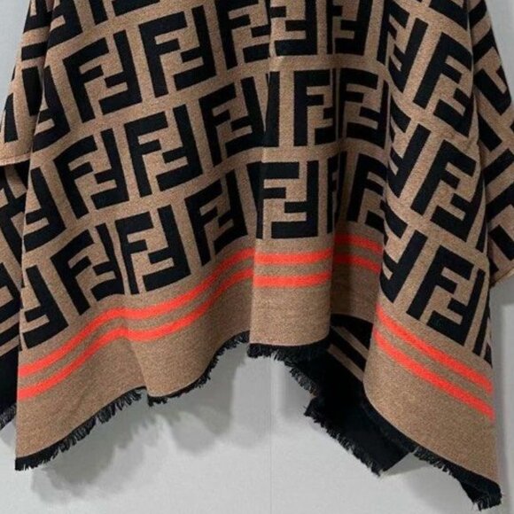 Fendi Oversized Reversible Cape - Picture 4 of 7